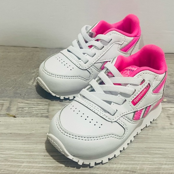 Reebok Classic Leather Pink and White Infants Light-Up  (Size: 5 and 6.5) - Picture 4 of 11